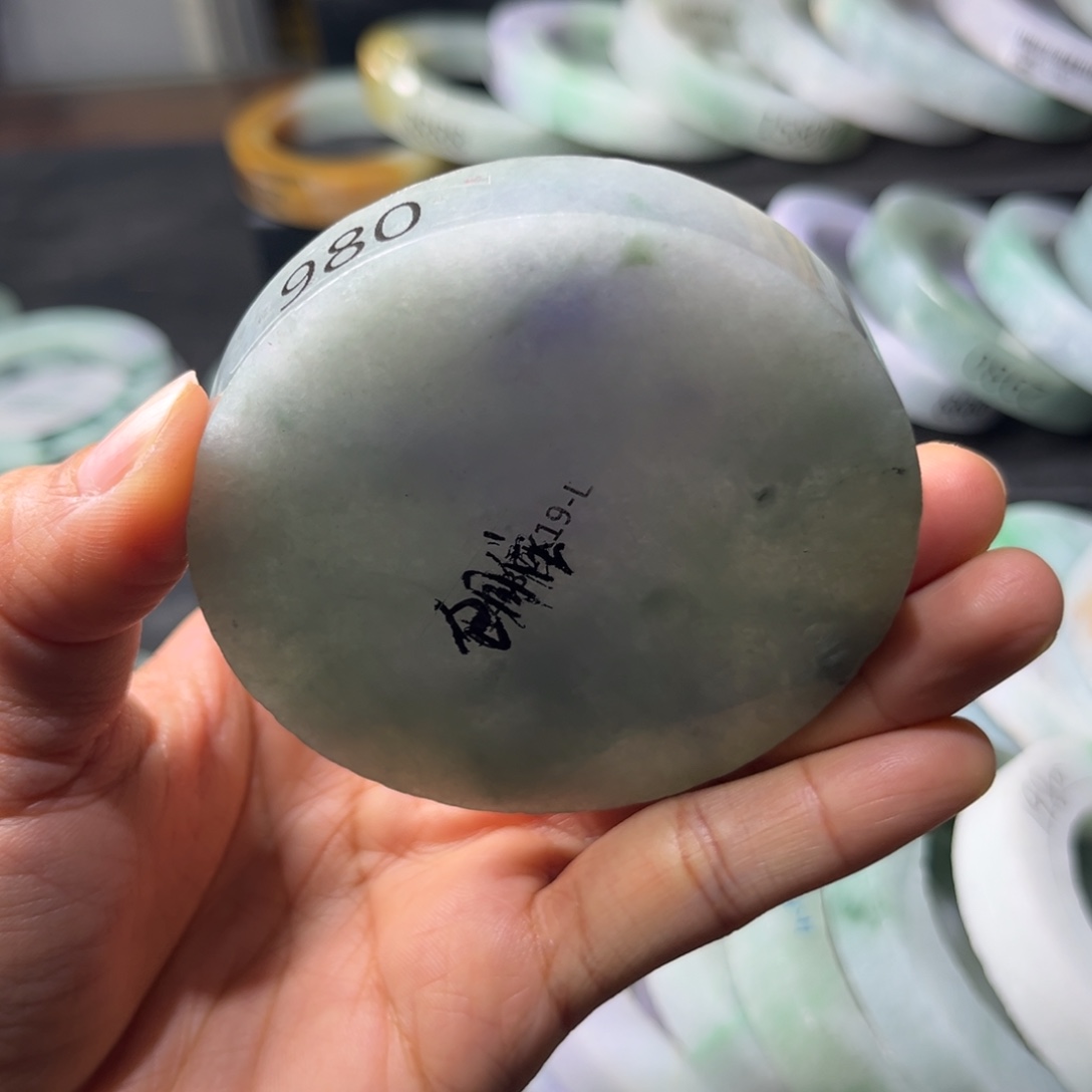 定制翡翠手镯未镶嵌