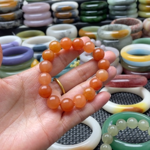 石英岩玉未镶嵌手镯