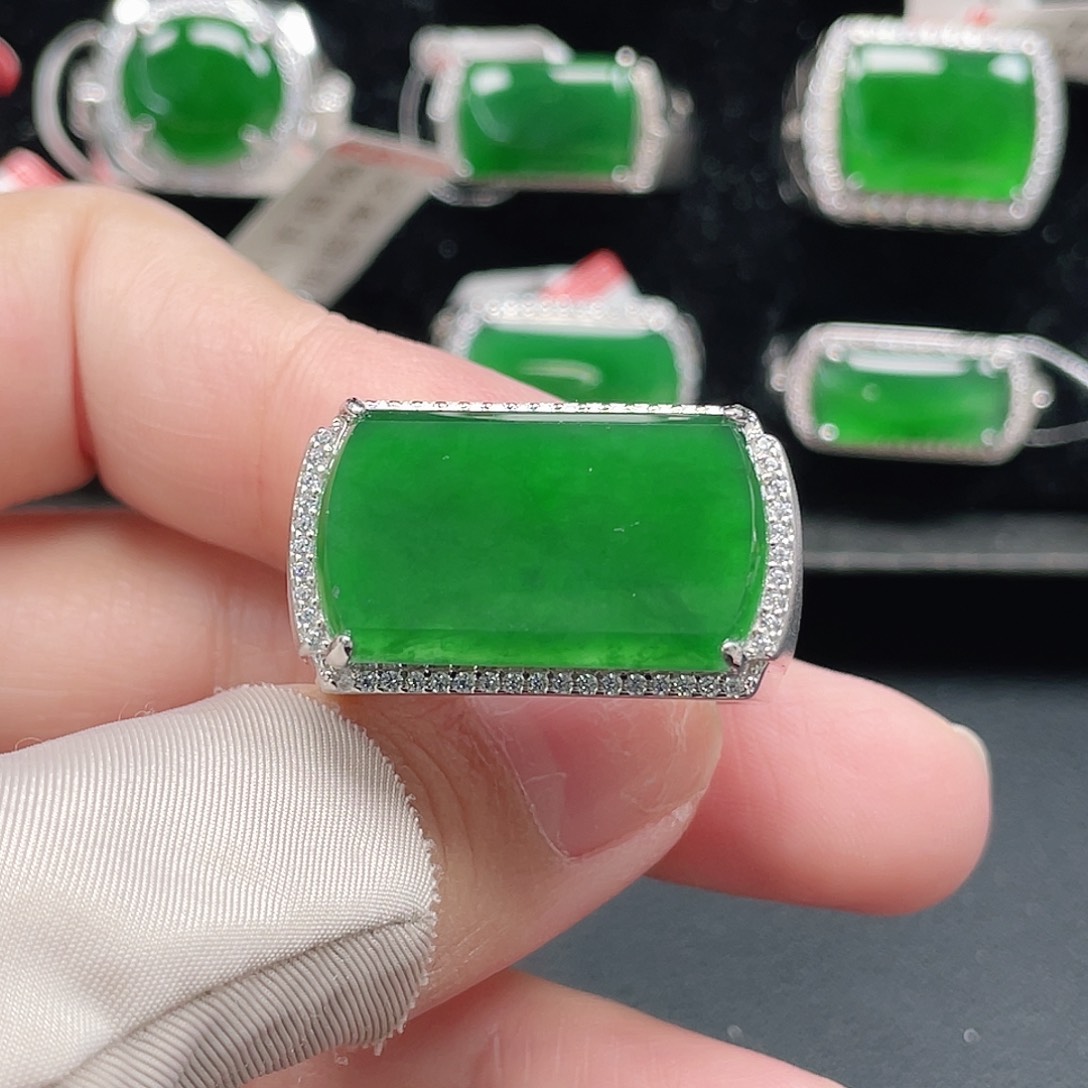 翡翠银S925镶嵌戒指天然A货翡翠没运费险4231