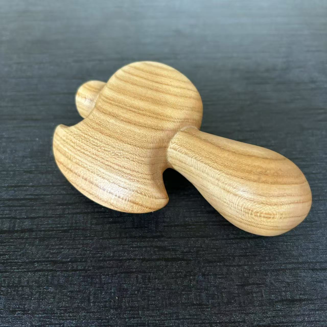 长约10厘米原木大肥斧桃木一体陶瓷木制创意家用实心防尘雕刻摆件