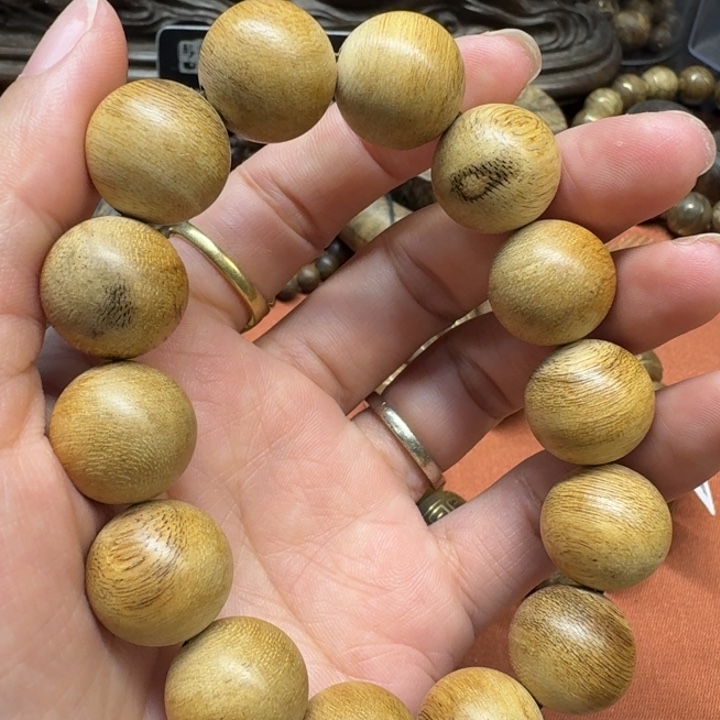 大叶紫檀（黑酸枝木类）