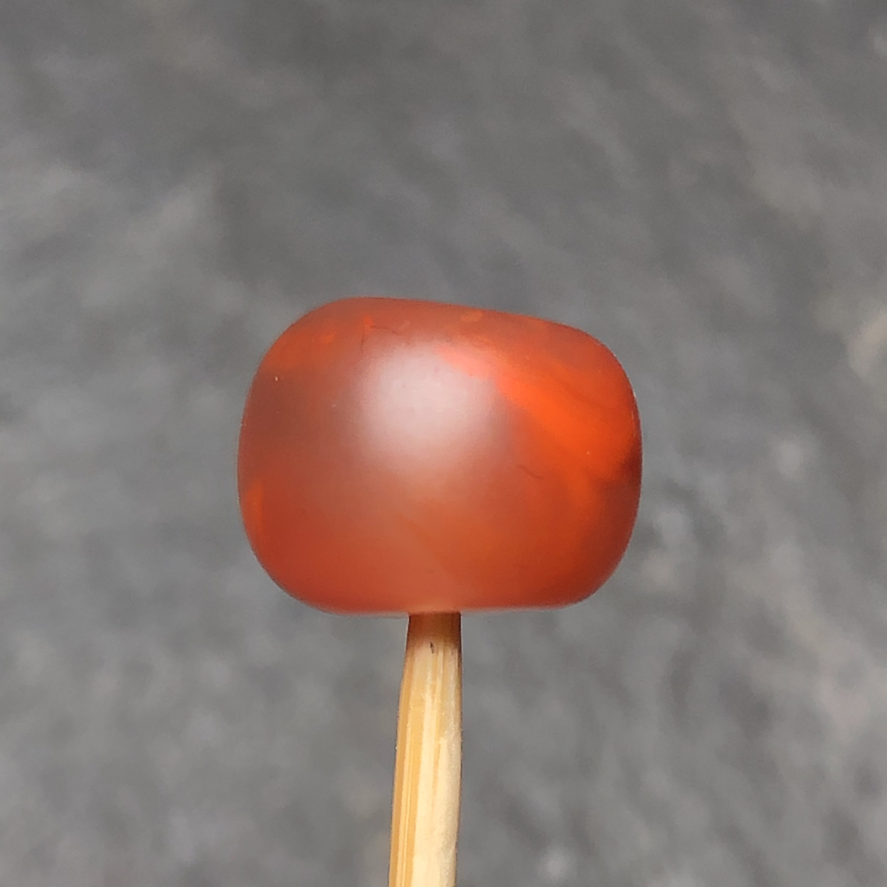 原矿南红玛瑙手工打磨老型珠高10直径11毫米无裂