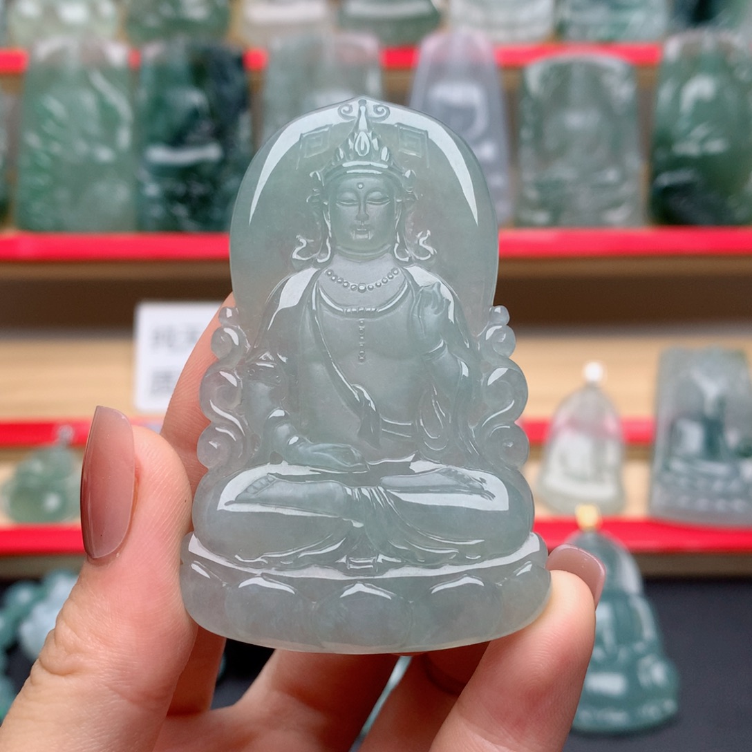 颈饰未镶嵌翡翠观音