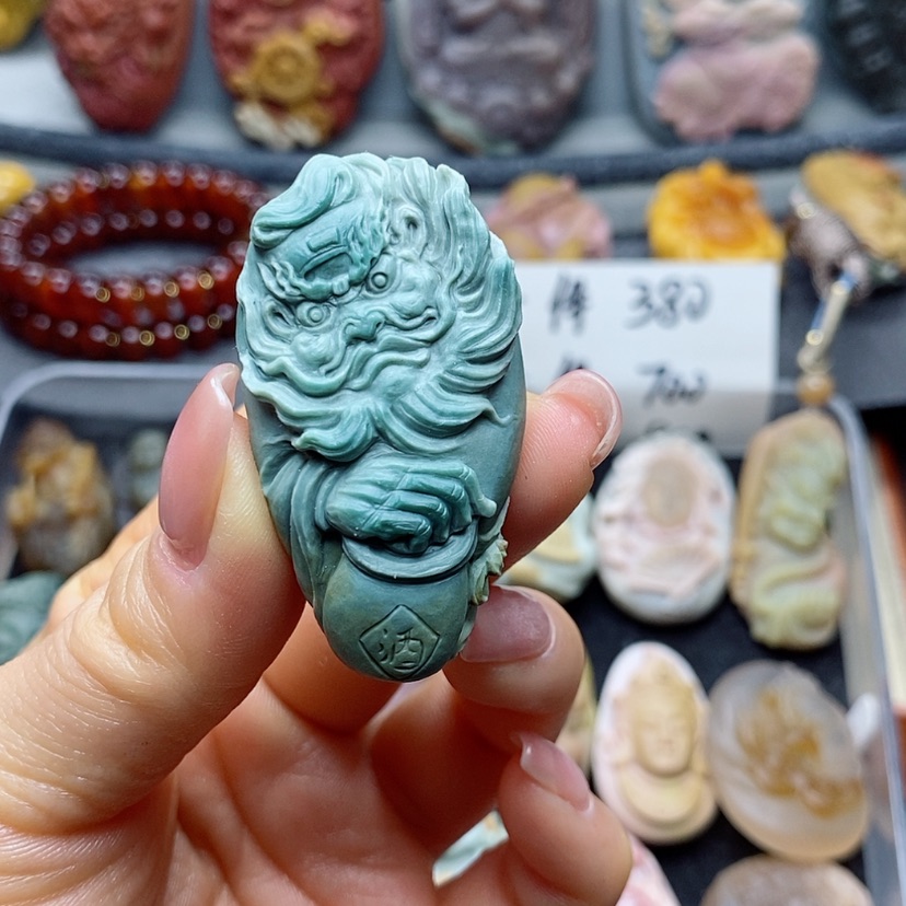 【闪购商品】定制石英质玉吊坠未镶嵌