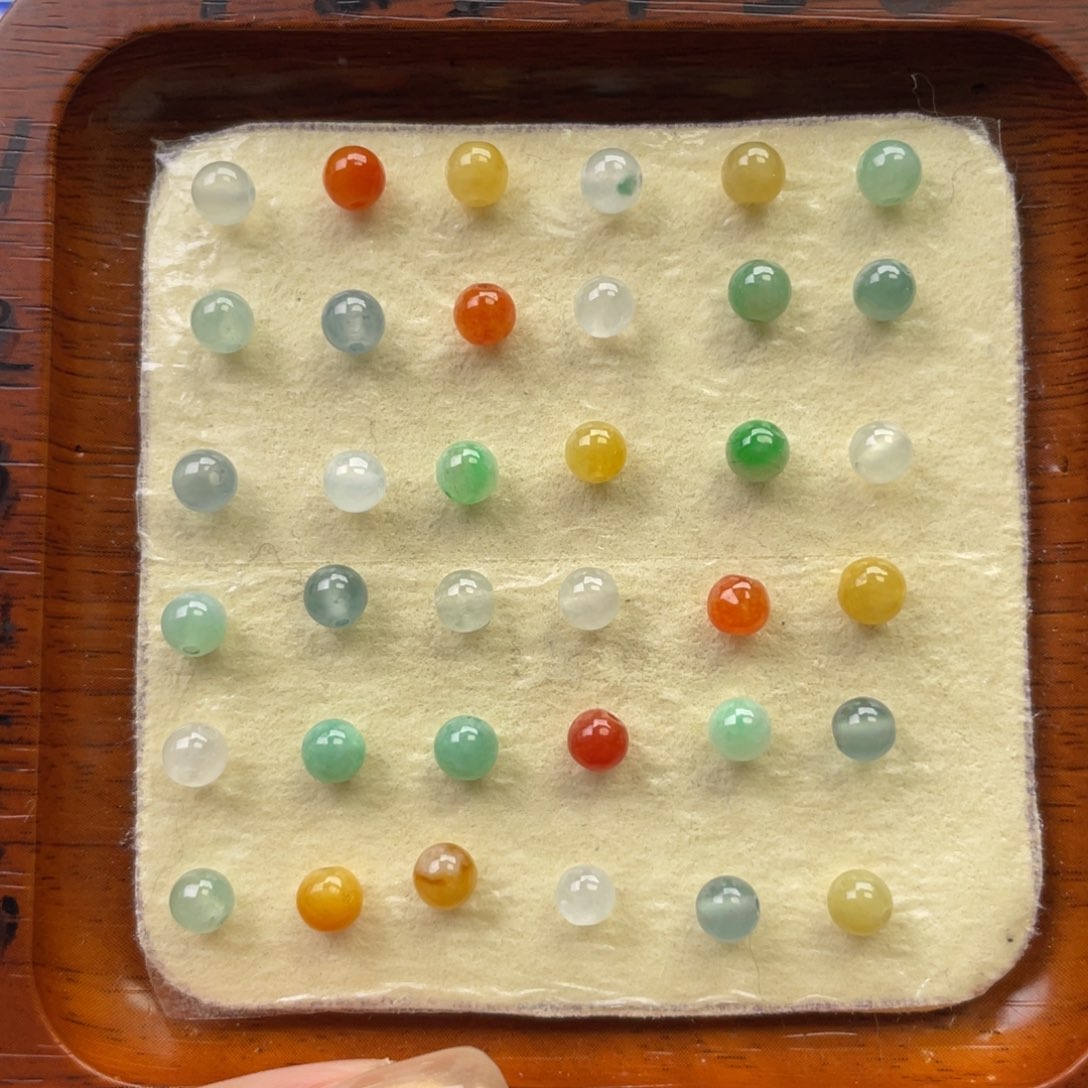 颈饰未镶嵌翡翠手串