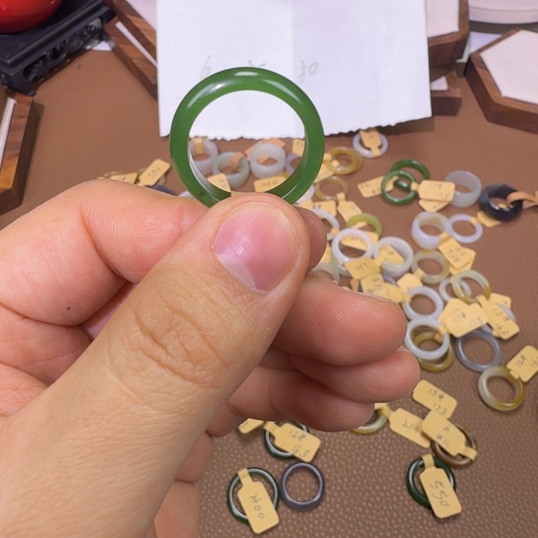 和田玉未镶嵌戒圈