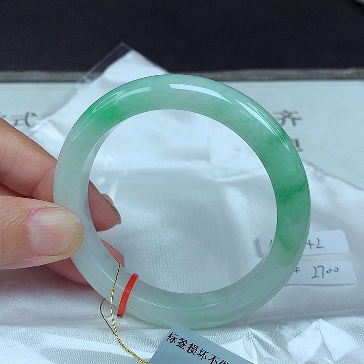 翡翠未镶嵌手镯56圈4642