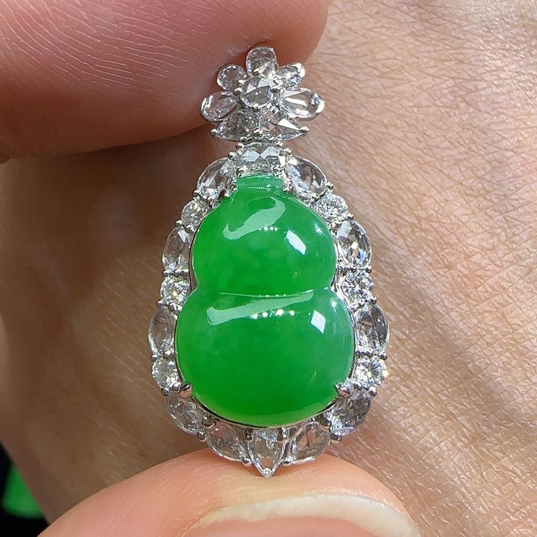 颈饰18K金镶嵌翡翠天然翡翠