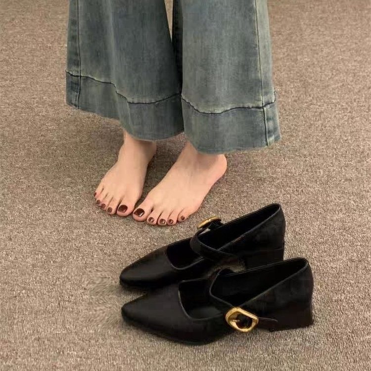 法式尖头一字带气质单鞋女2025春夏新款复古风高跟鞋粗跟小皮鞋子