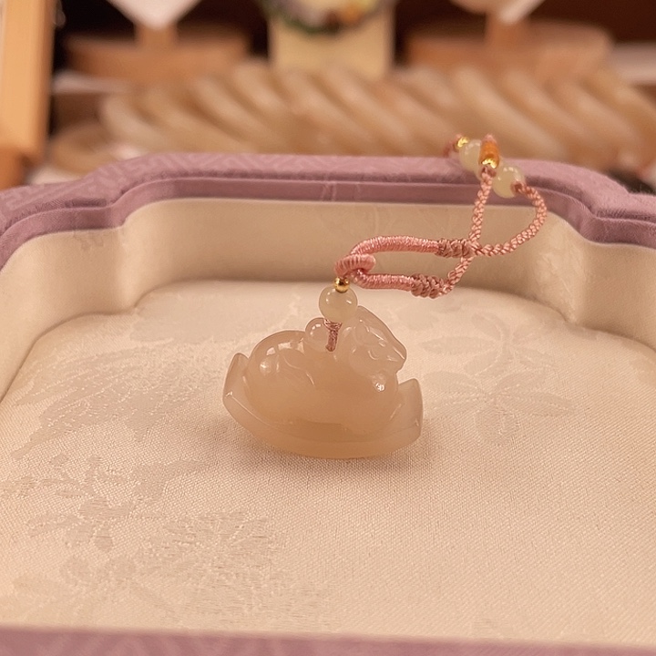 和田玉颈饰未镶嵌