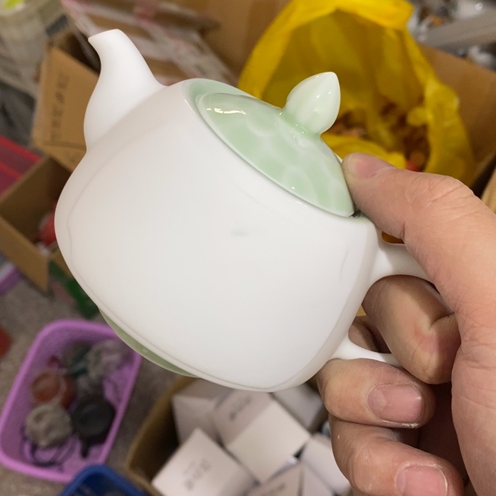 陶瓷艺术品及陶瓷壶
