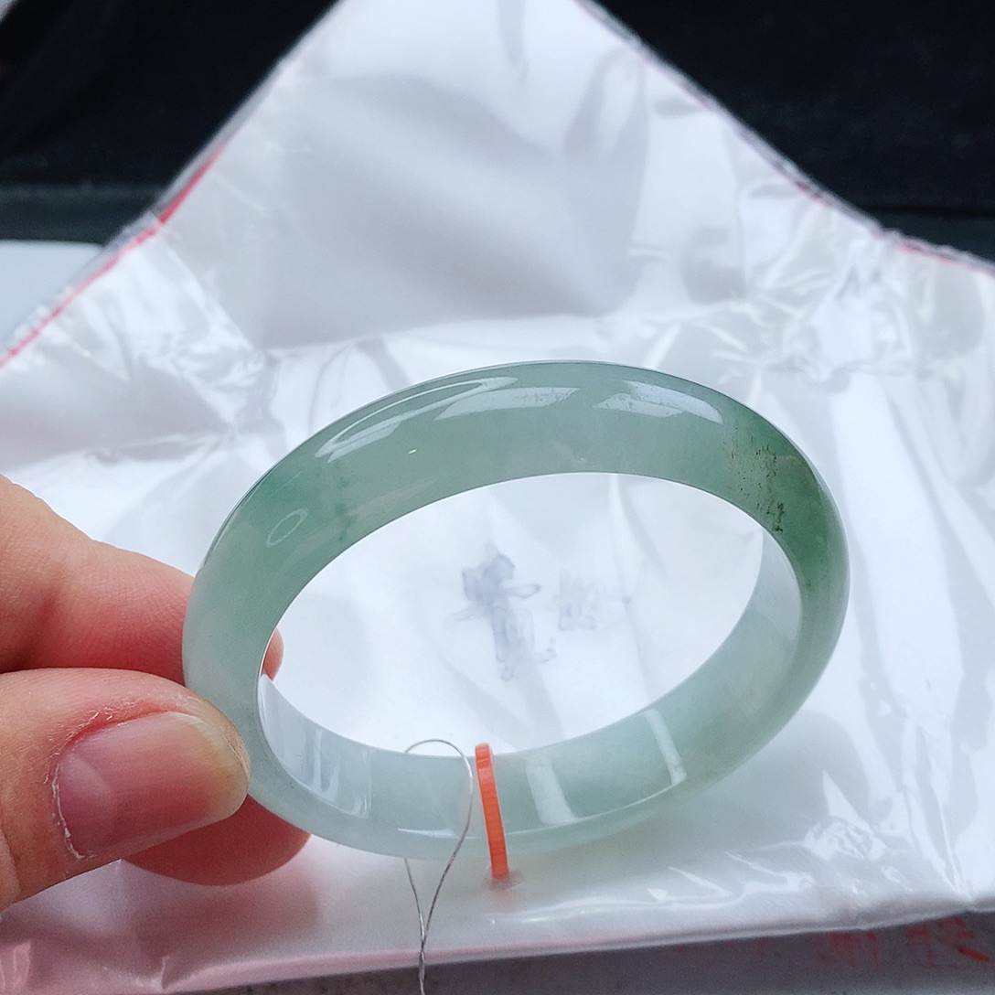 翡翠手镯未镶嵌天然翡翠手镯