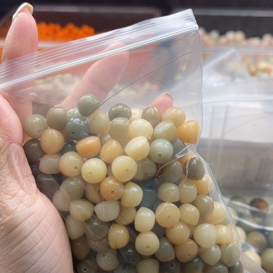 白玉菩提吊坠A/10mm/100颗锅底