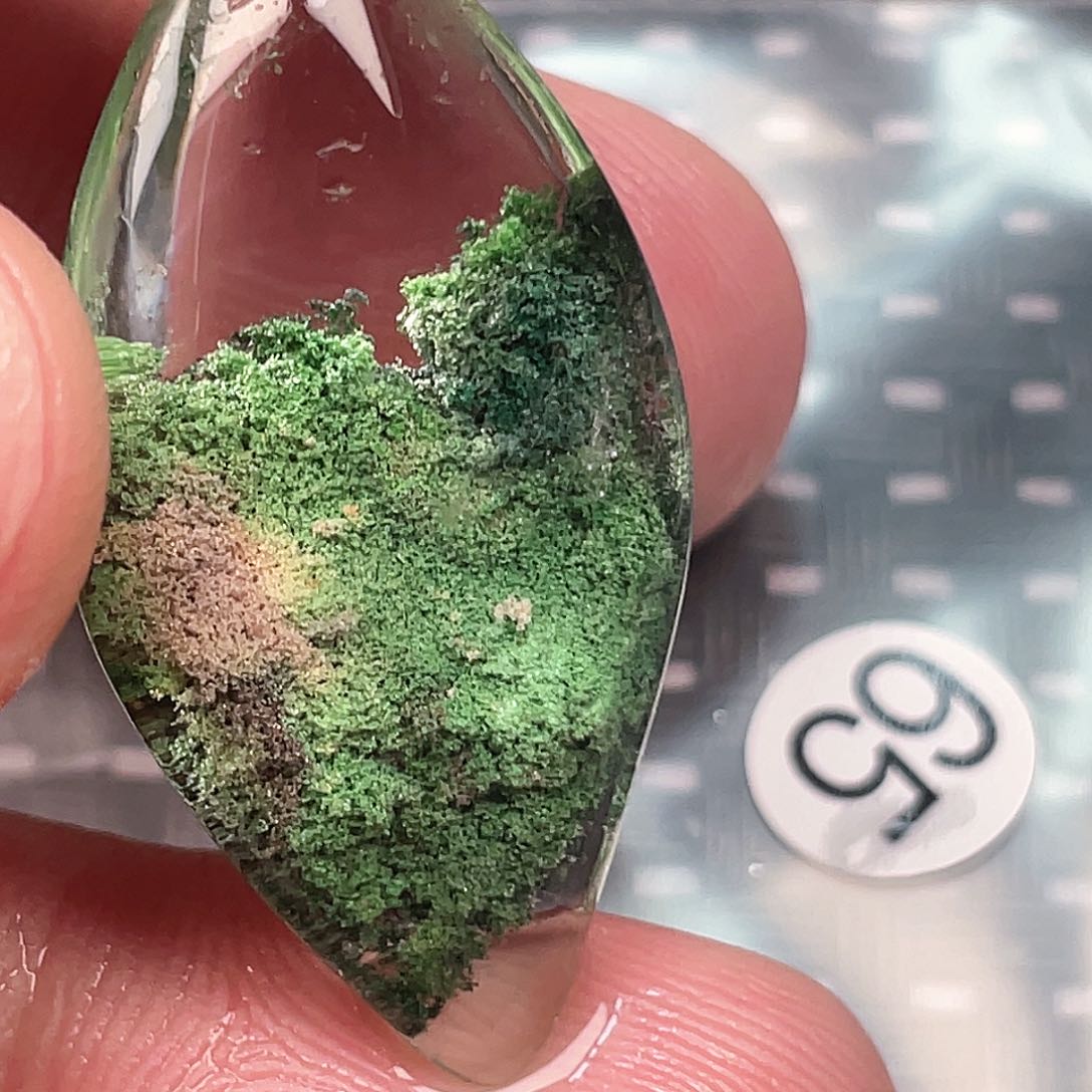 【闪购商品】颈饰未镶嵌水晶一****?