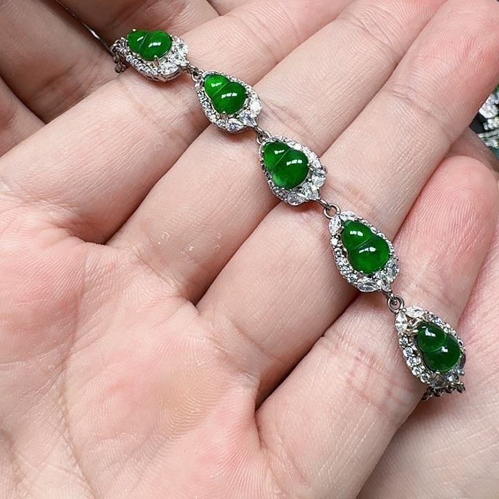 翡翠颈饰未镶嵌天然翡翠A货放漏