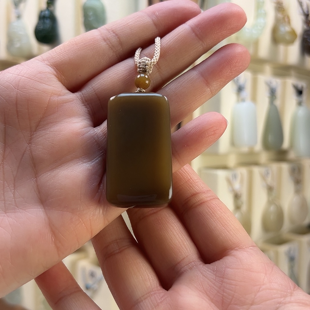 木***木和田玉未镶嵌颈饰