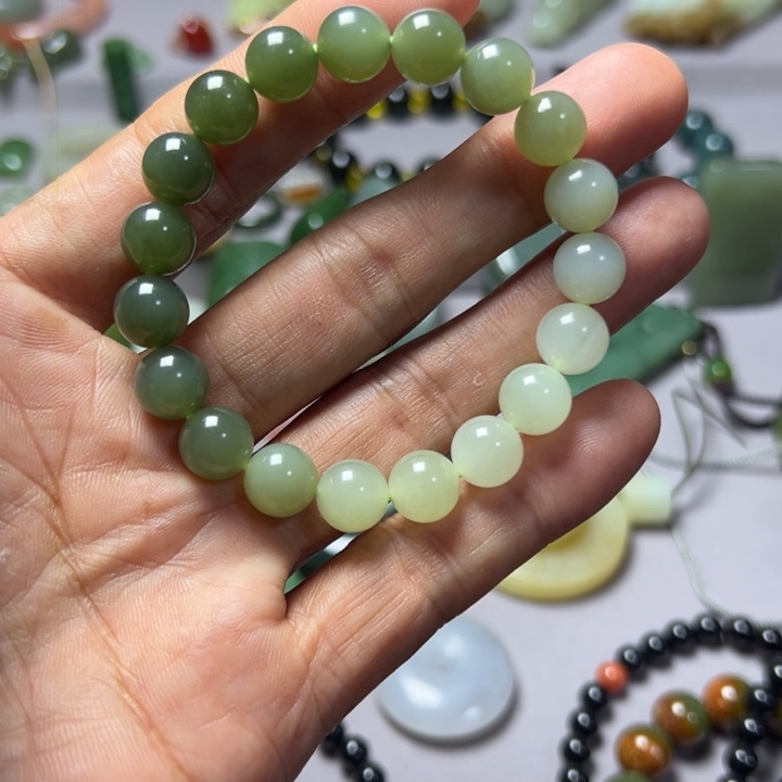 致***春未镶嵌手链和田玉（青白玉）