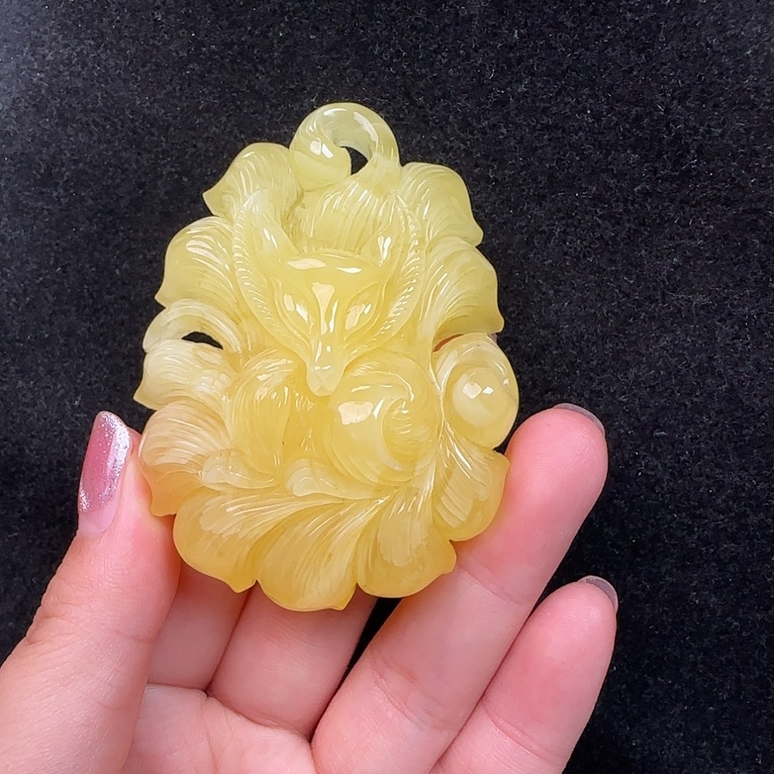 蜜蜡未镶嵌珠宝奇石