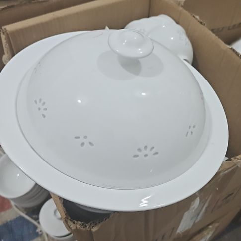 瓷玲珑白色9寸煲一个圆形微瑕疵