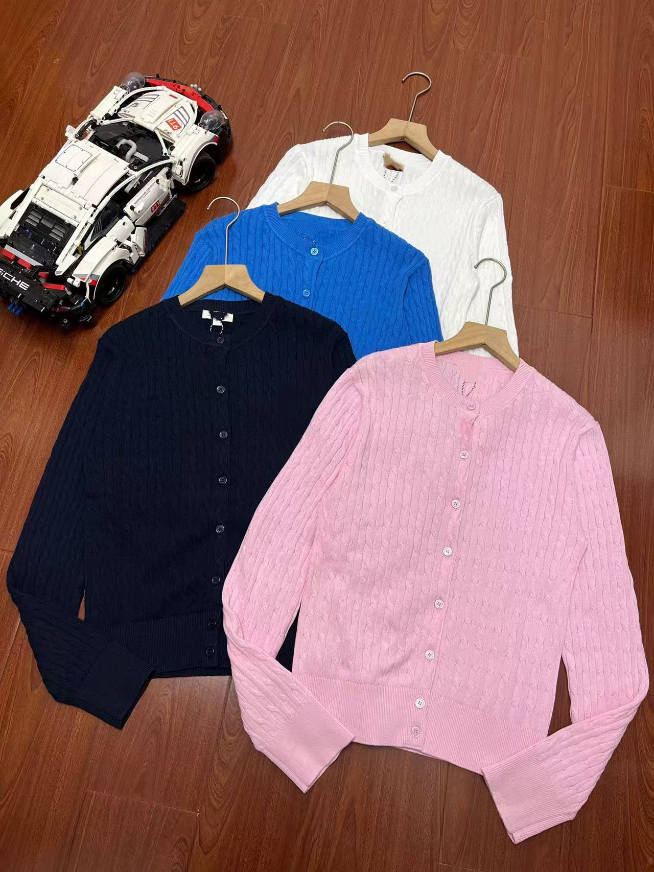 女款长袖针织衫071