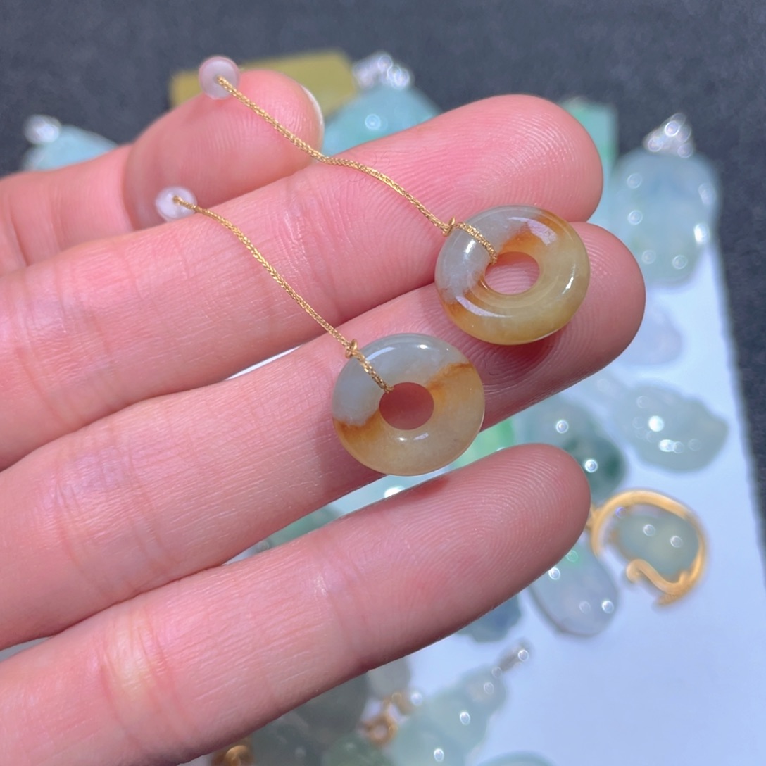 翡翠颈饰18K金镶嵌翡翠