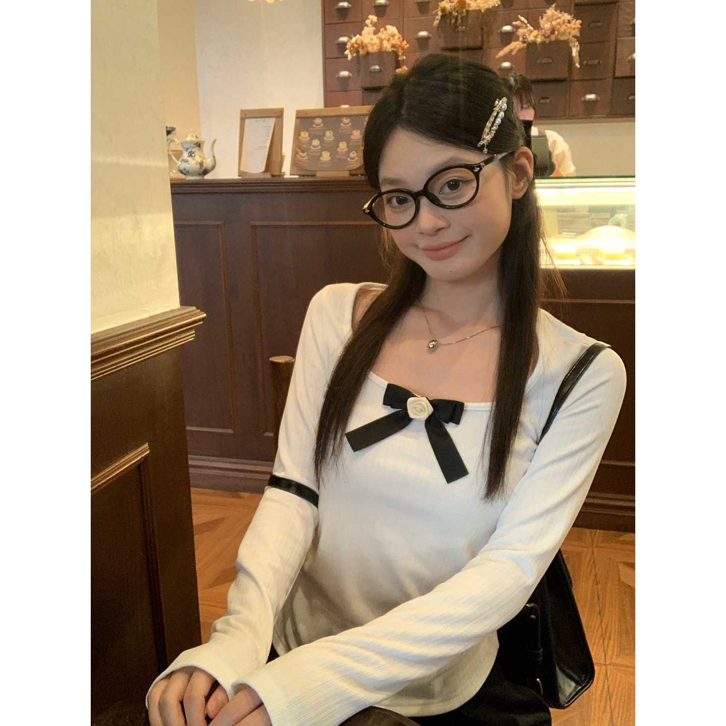 宋正恩11/18 10:00AM上新【纯欲风蝴蝶结方领T恤别针可拆】AA27218