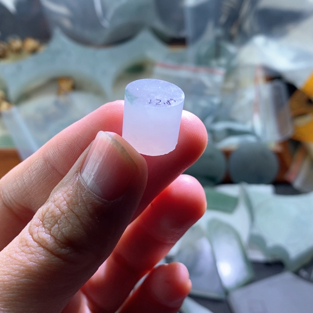 翡翠未镶嵌颈饰定制