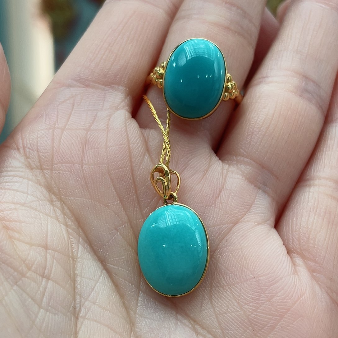 绿松石戒指18K金镶嵌