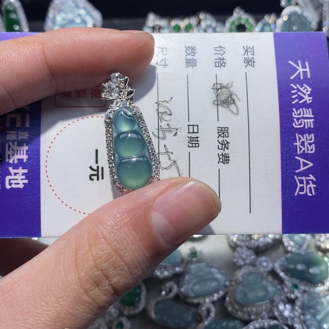 翡翠项链未镶嵌翡翠