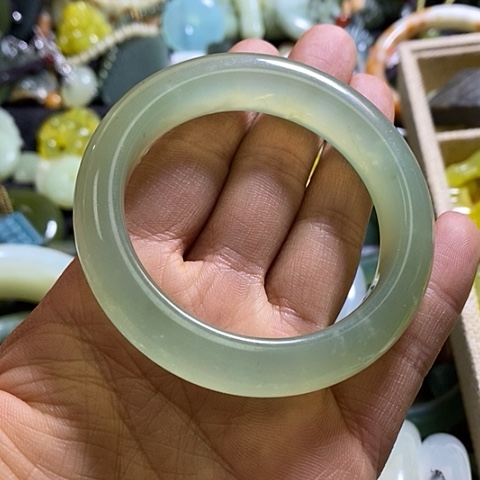 岫玉手镯未镶嵌54口径