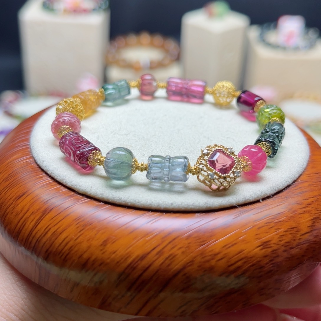 碧玺手链未镶嵌雕刻多宝