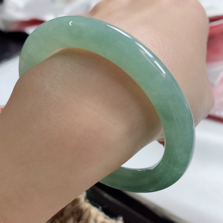 翡翠手镯未镶嵌老坑种冰湖水绿圆条56