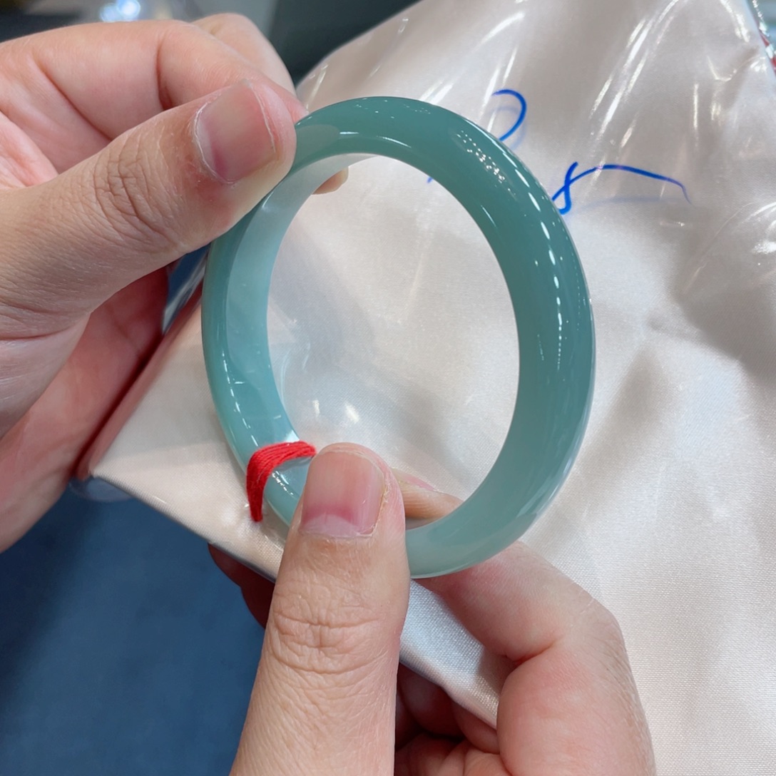 翡翠未镶嵌手镯手镯