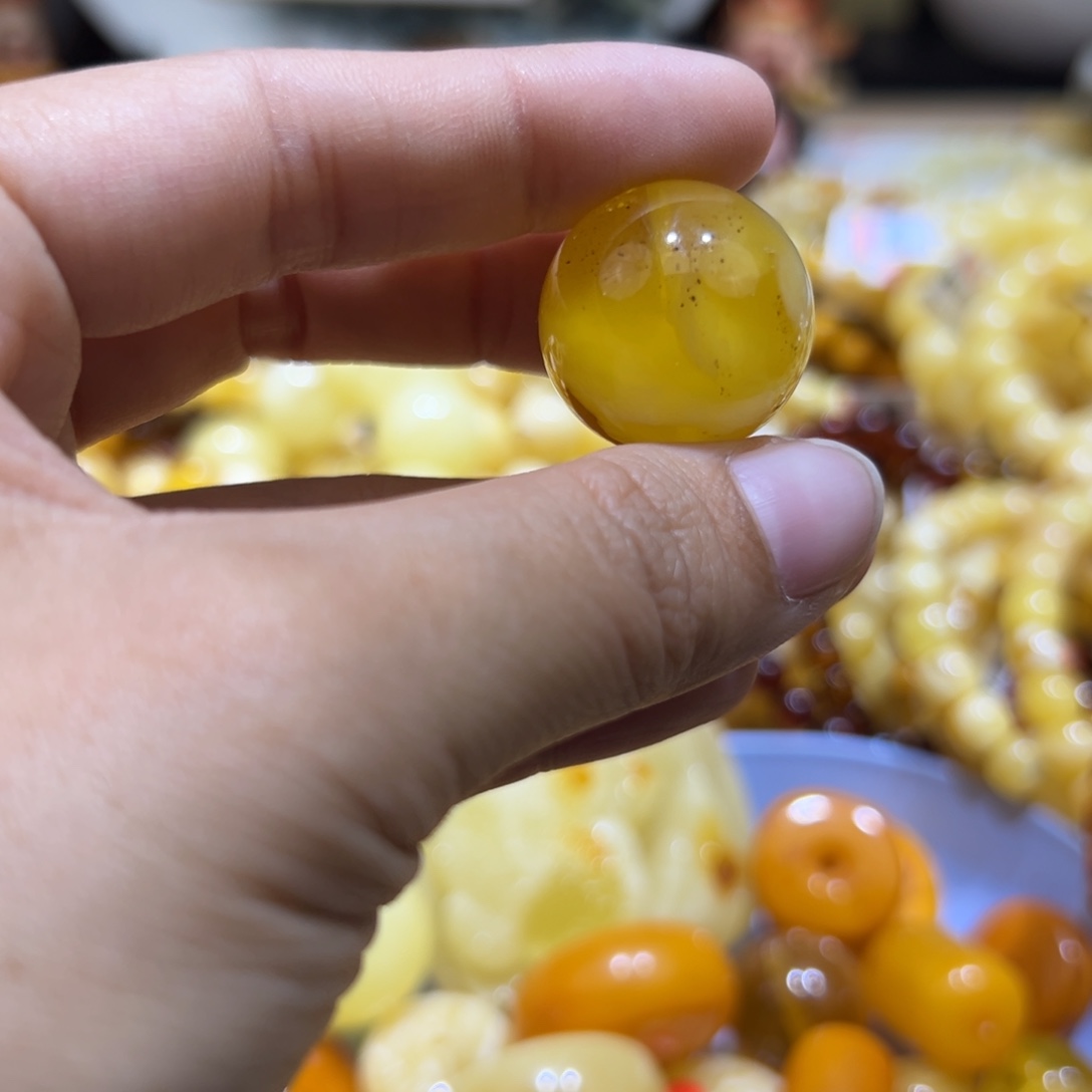 琥珀珠宝奇石未镶嵌