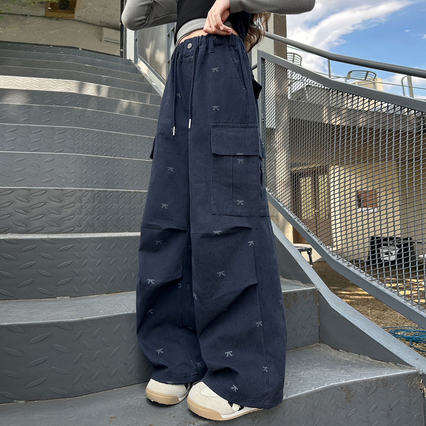 女童纯棉裤子春秋装2025新款洋气儿童秋季休闲裤女气中大童工装裤