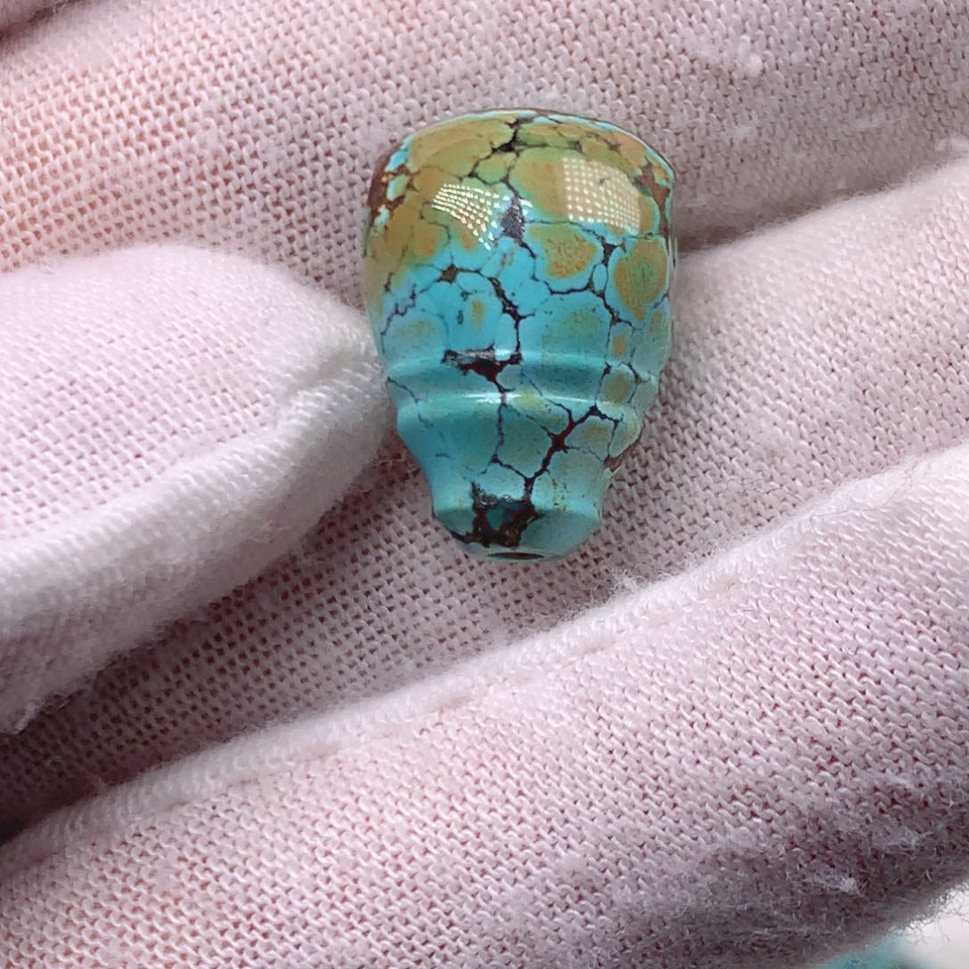 绿松石未镶嵌挂件