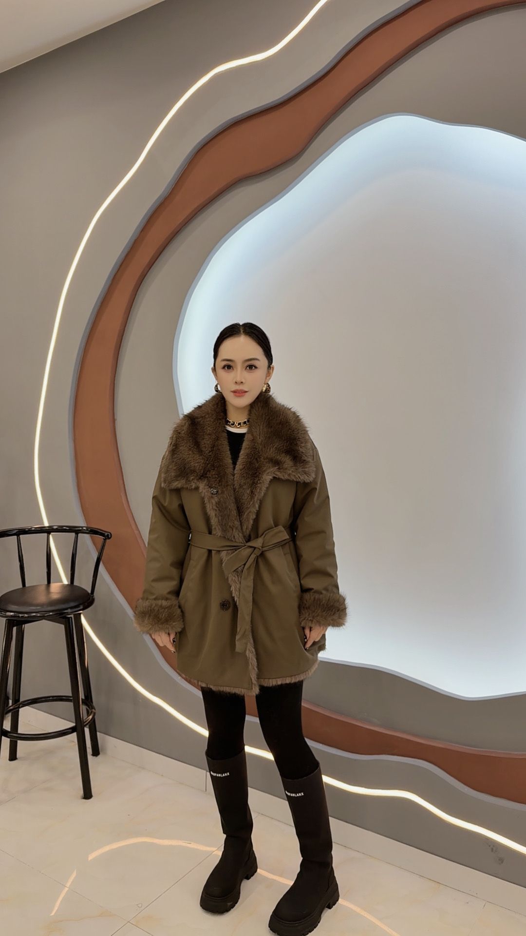 【张洪波夫妇】90117女士高奢潮流百搭外套2511