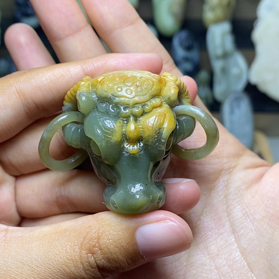 颈饰未镶嵌和田玉