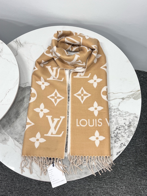 99新 LouisVuitton/路易威登 san0510/满印羊绒围巾/尺码均码