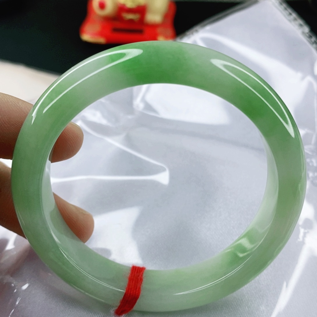 翡翠手镯未镶嵌55.8圈口