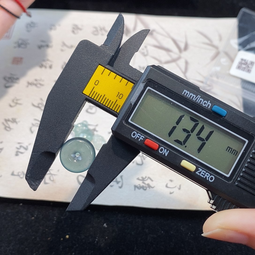 翡翠颈饰未镶嵌天然翡翠