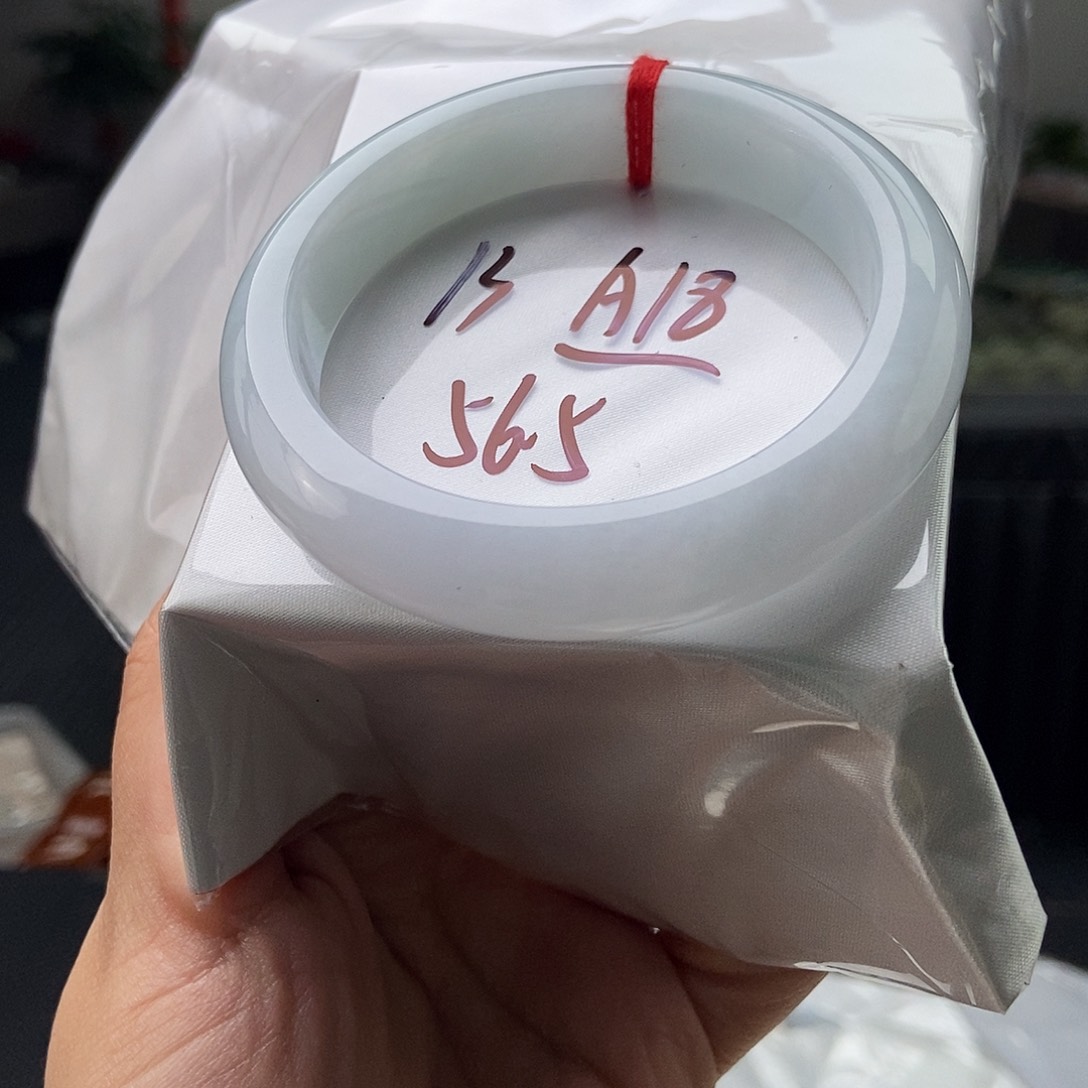 翡翠手镯未镶嵌拍一发一