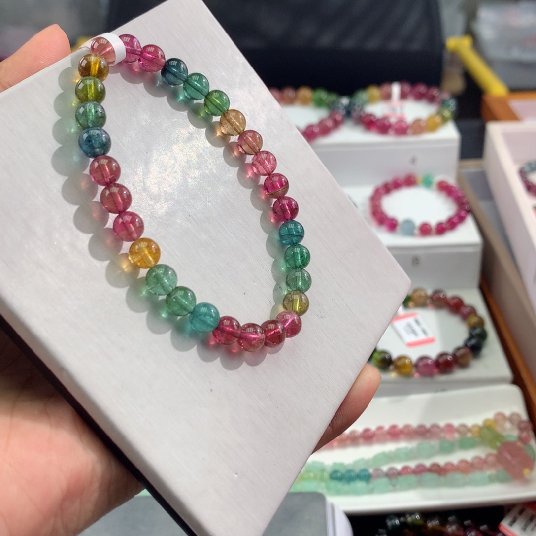 碧玺手链未镶嵌     6.3mm。    