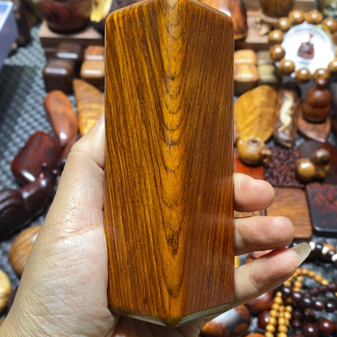 W****微凹黄檀（南美大红酸枝）木