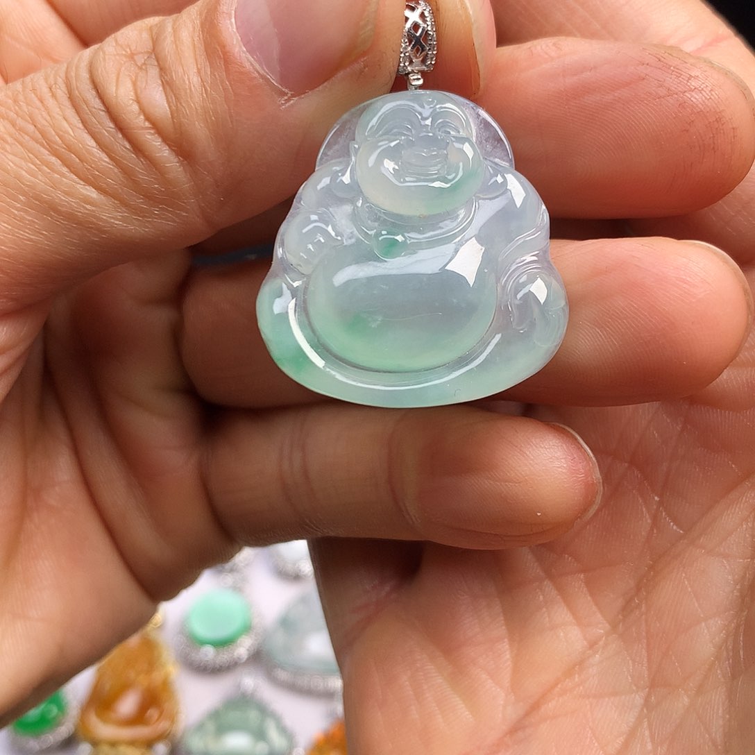 翡翠颈饰18K金镶嵌佛