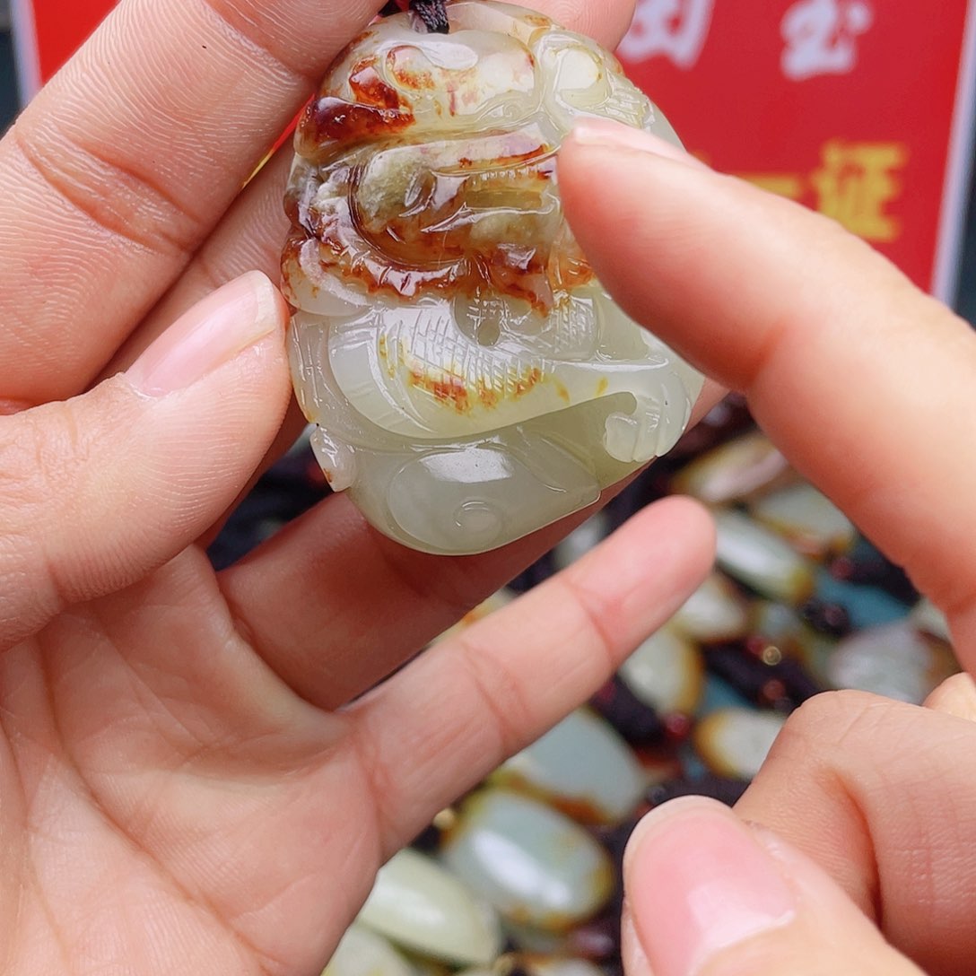 和田玉颈饰未镶嵌