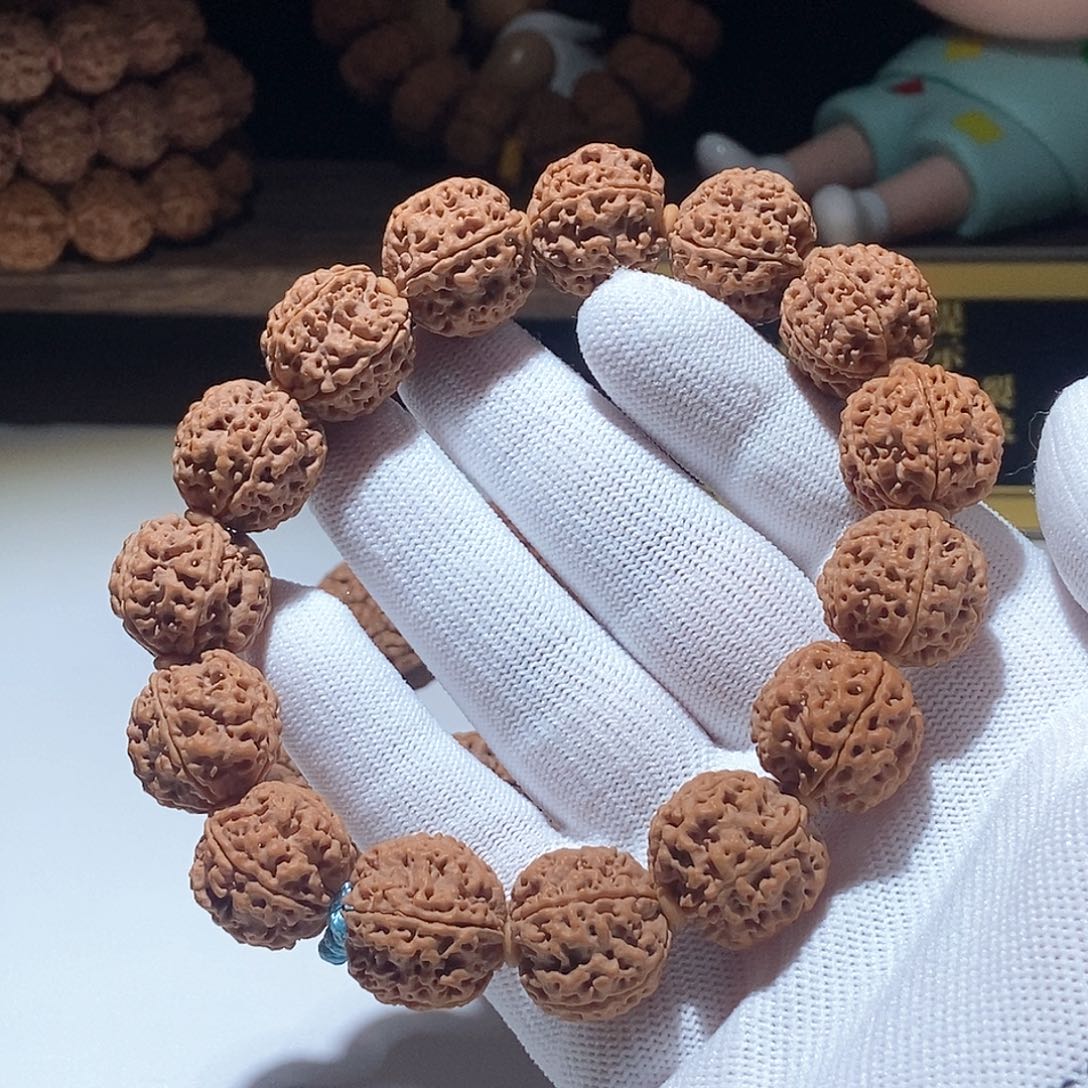 金刚菩提吊坠原生态蜂王19.5mm