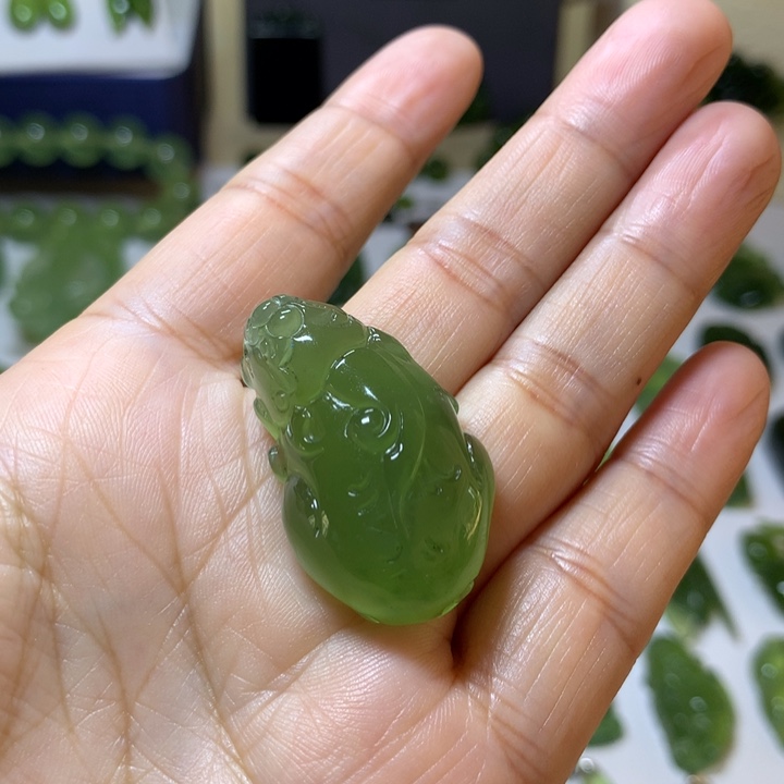 岫玉颈饰未镶嵌吊坠