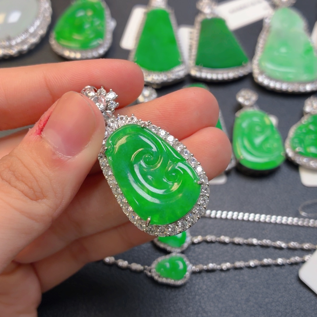翡翠银S925镶嵌颈饰