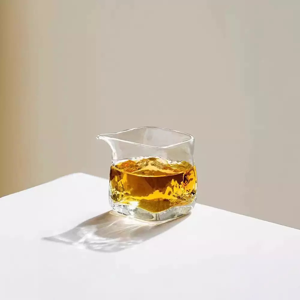 福利 加厚锤纹高硼硅玻璃公道杯 150cc